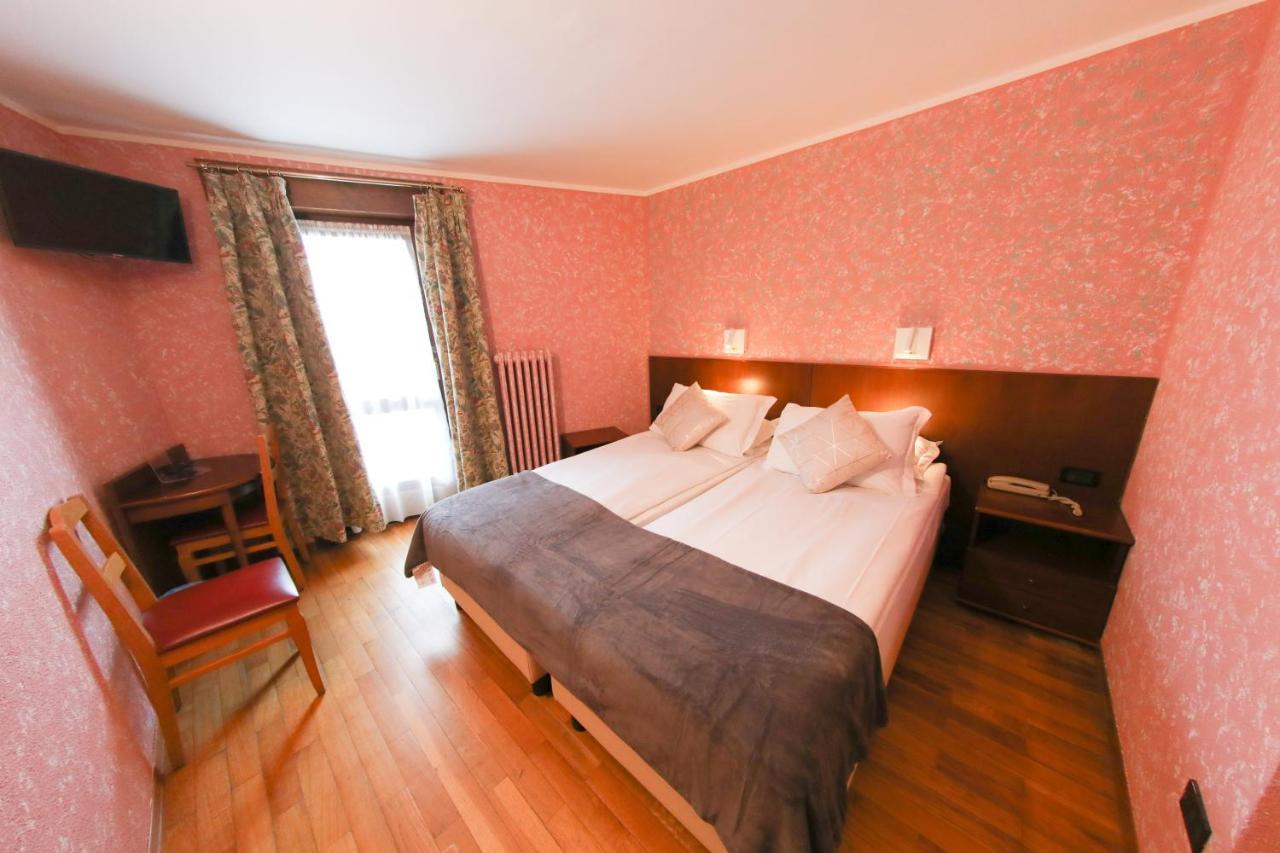 Hotel Sporting Breuil-Cervinia Bagian luar foto