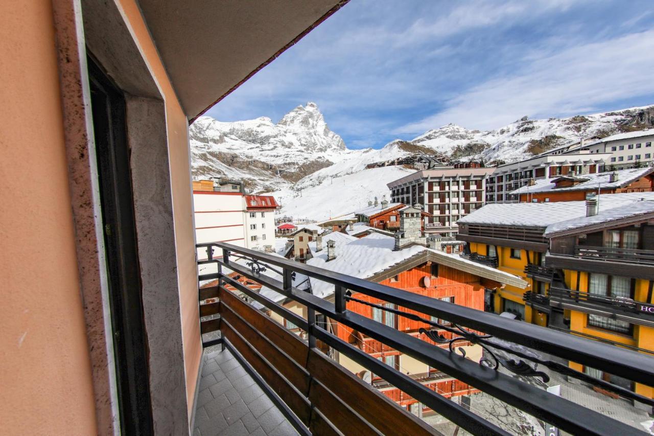 Hotel Sporting Breuil-Cervinia Bagian luar foto