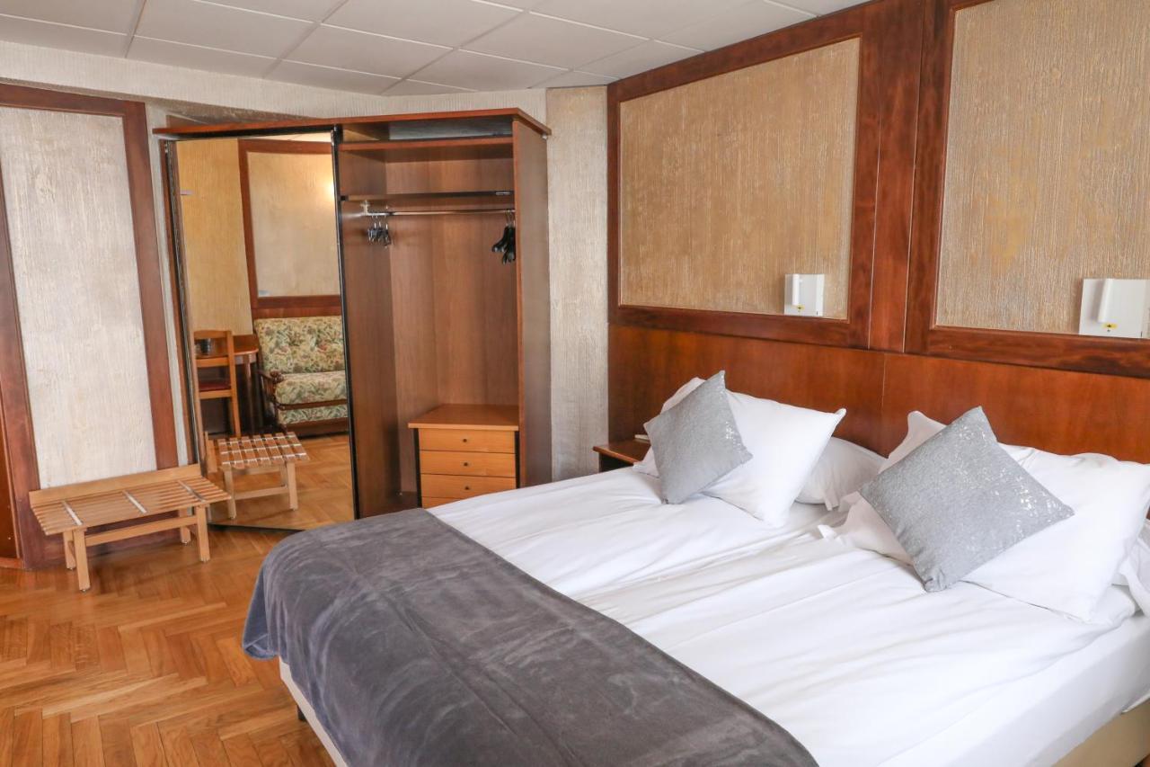 Hotel Sporting Breuil-Cervinia Bagian luar foto