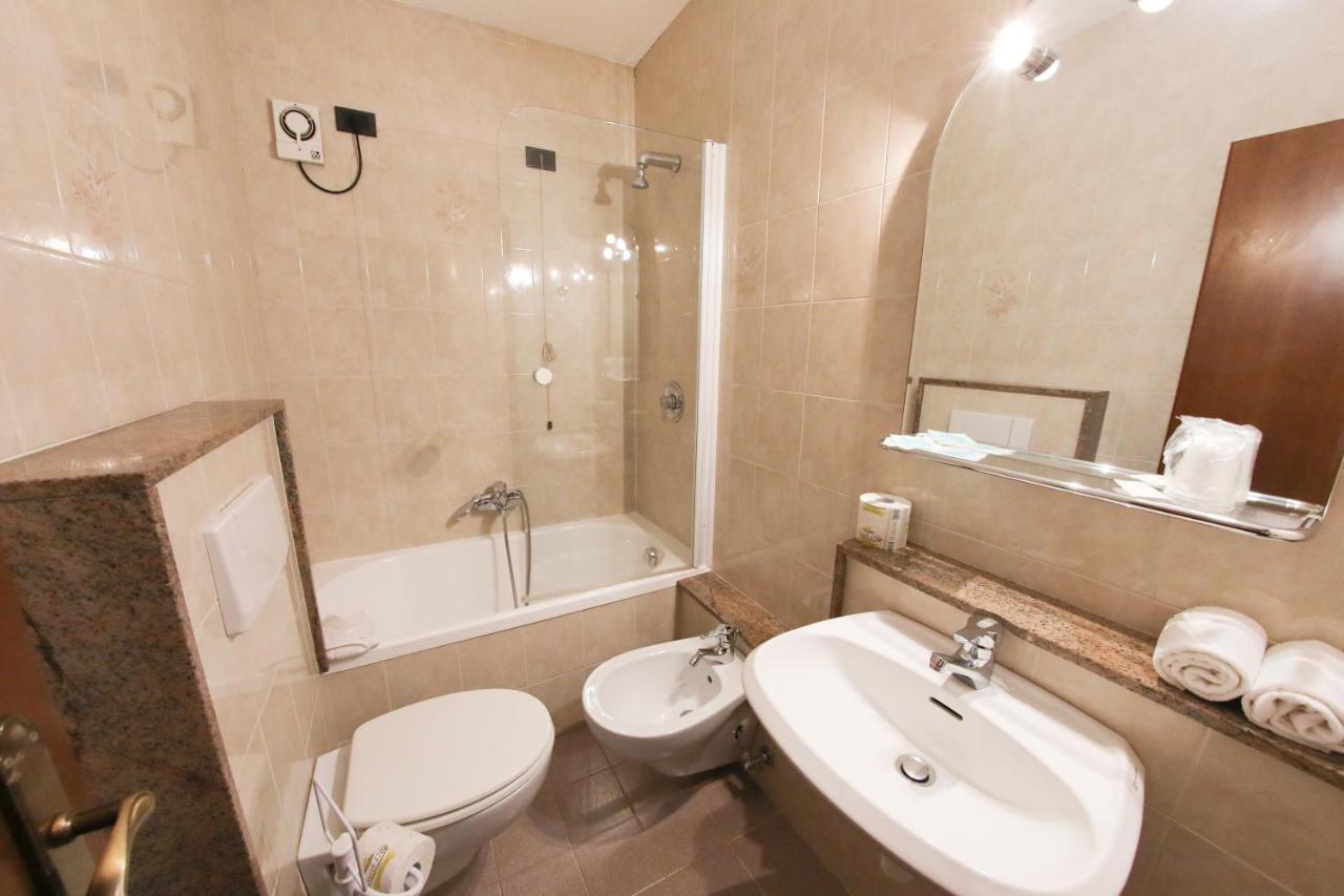Hotel Sporting Breuil-Cervinia Bagian luar foto