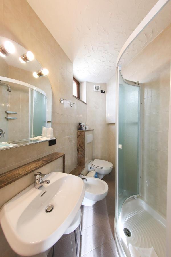 Hotel Sporting Breuil-Cervinia Bagian luar foto